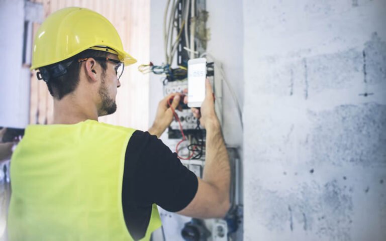 commercial-electrician-circuit-board1