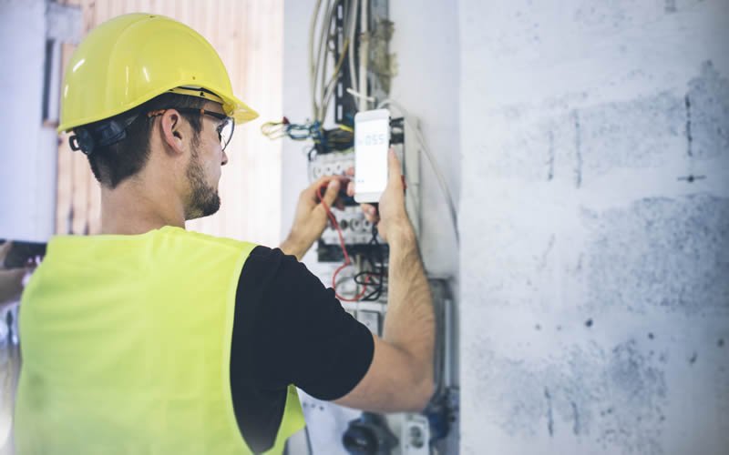 commercial-electrician-circuit-board1